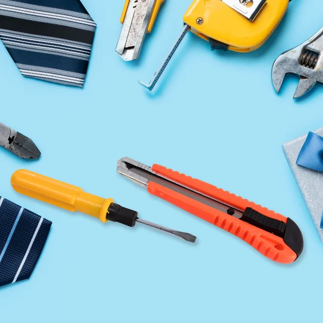 Hand Tool Kit with Magnetic Wristband – 7-Piece Durable Set