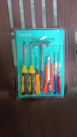 Hand Tool Kit with Magnetic Wristband – 7-Piece Durable Set