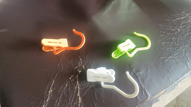 Hanging Hook Clip – Strong Grip & Rotatable, Multipurpose Use