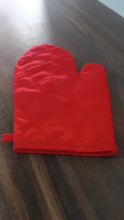 Heat Resistant Oven Mitts – Non-Slip, Flexible & Easy Clean | Bake & Dwell