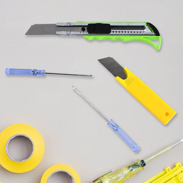 Heavy Duty Cutter Knife with 2 Screwdrivers - Safe & Durable Set
