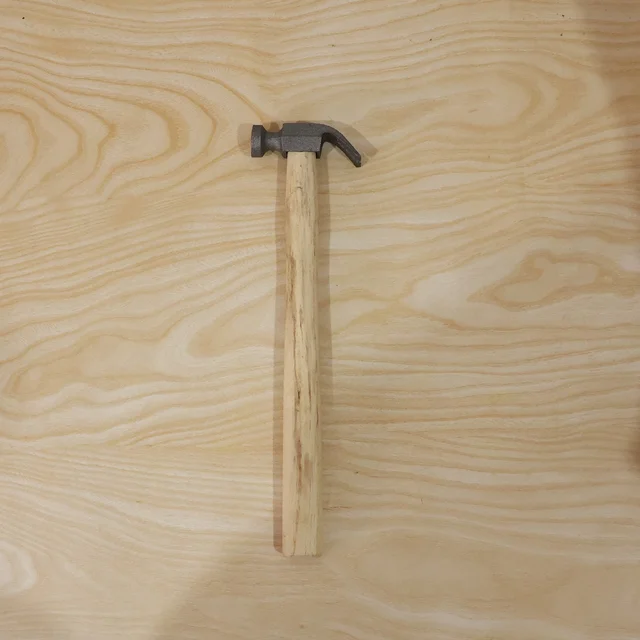 Heavy Duty Wooden Handle Claw Hammer – Durable & Precise Tool