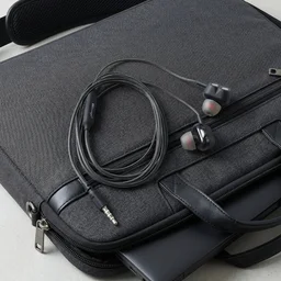 High Bass Earphones – Clear Sound with Built-in Mic & Comfort