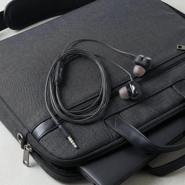 High Bass Earphones – Clear Sound with Built-in Mic & Comfort