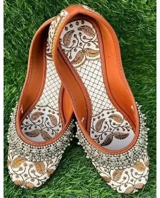Colorful Women Juttis & Mojaris Mo