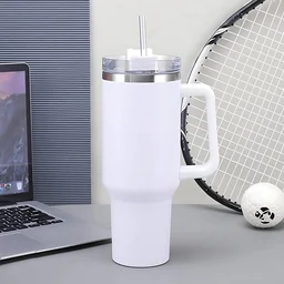 Insulated Stainless Steel Travel Tumbler – 890 ML White with Handle