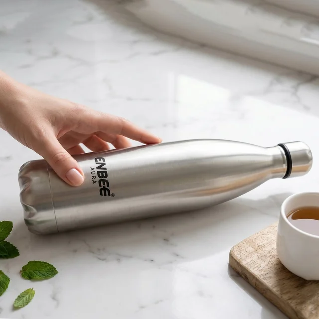 Insulated Water Bottle – Keep Drinks Hot & Cold for Hours