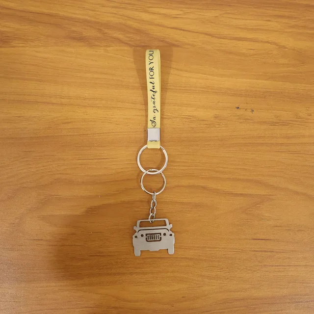 Jeep-Shaped Metal Car Keychain – Stylish Dual-Keyring Set