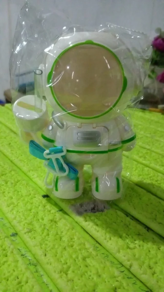 Kids Astronaut Water Bottle – Fun Sipper with Straw & Strap | MixologyPro