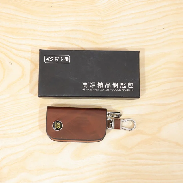 Leather Car Key Case – Compact & Stylish with Secure Closure