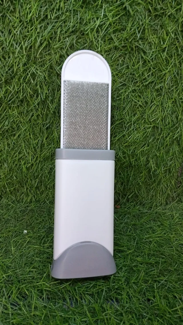 Lint Remover Brush – Double-Sided for Pet Hair & Clothes | Calm & Curl