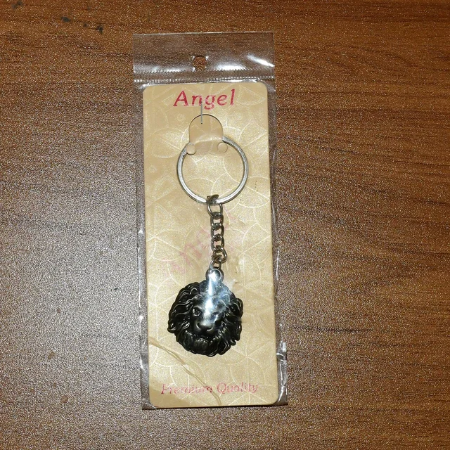 Lion Head Metal Keychain – Durable and Stylish Design