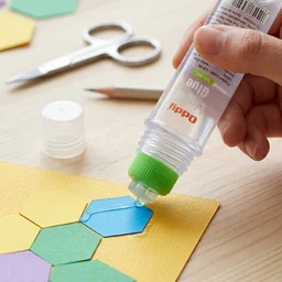 Liquid Glue Pen – Precise, Quick-Drying Adhesive for School & Office