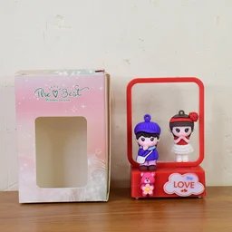 Love Couple LED Figurine Light – Romantic Decorative Lamp