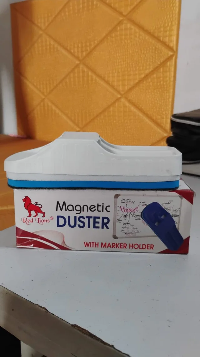 Magnetic Duster – Dual Marker Holder & Lightweight | Deskura