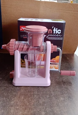 Manual Juicer with Vacuum Lock Base – Efficient Fruit & Vegetable Juicing