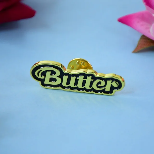 Metal Badge Pin – Stylish Single Piece with Random Design