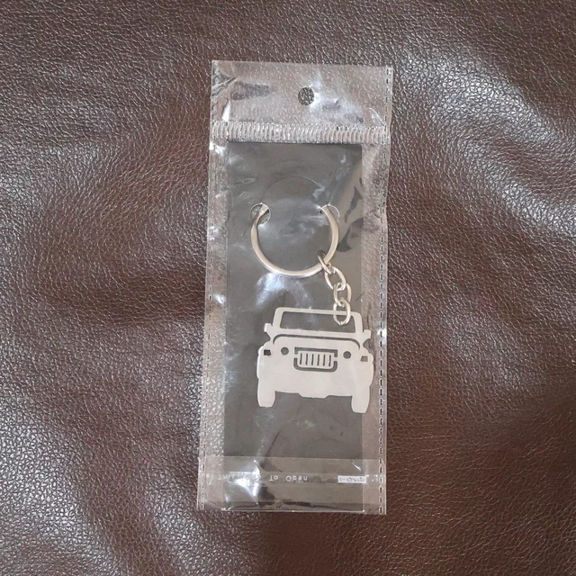 Metal Jeep Shape Keychain – Durable Stainless Steel Accessory