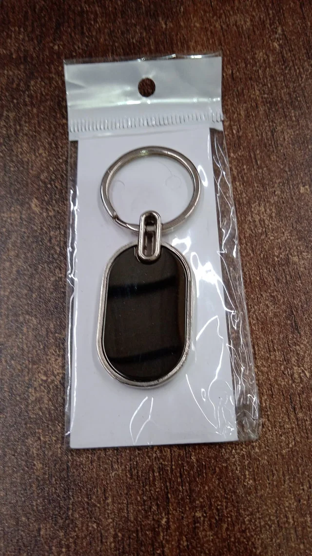 Oval Metal Keychain – Elegant Black & Silver Finish for Everyday Use