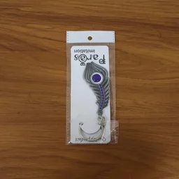 Peacock Feather Keychain – Elegant Metal with Blue Gem Accent