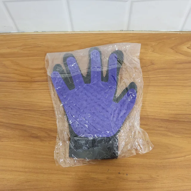 Pet Deshedding Glove – Gentle Grooming | Velvet Wipe