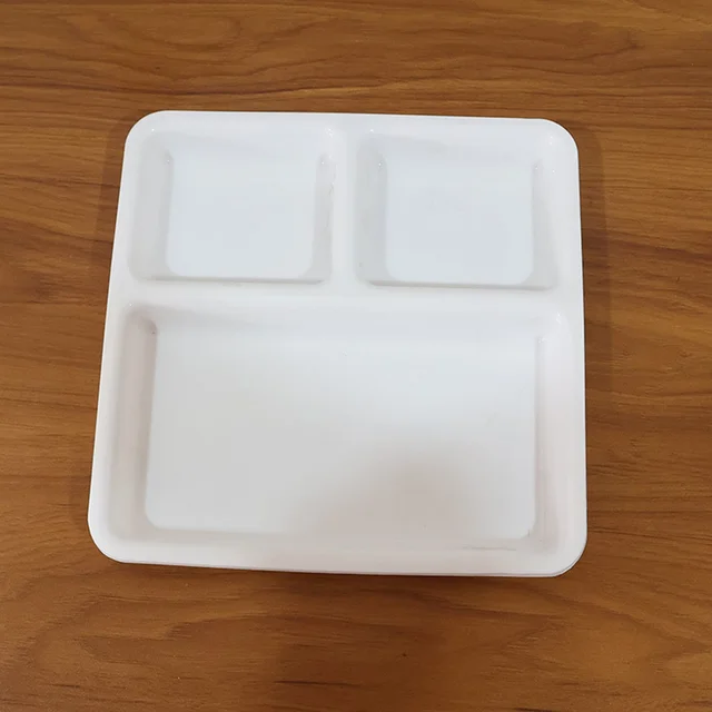Plastic 3-Compartment Plate – Durable & Portion-Controlled Meal Serving