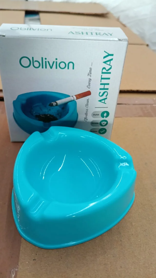 Plastic Ashtray – Durable Wide Bowl with 3 Cigarette Slots