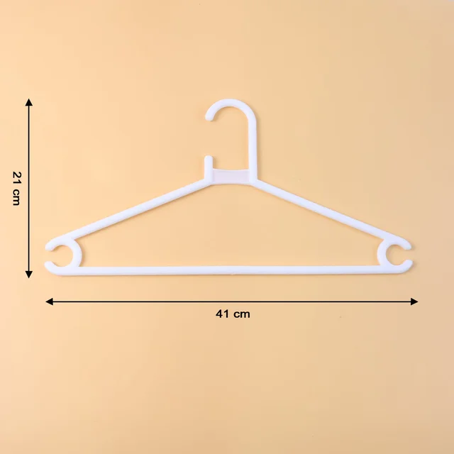 Plastic Clothes Hangers – Durable & Space-Saving Set of 6