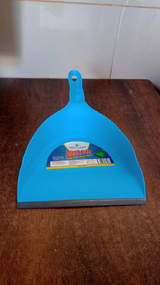 Plastic Dustpan – Heavy Duty & Easy Clean | Pro Clean