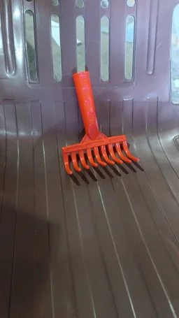 Plastic Garden Hand Rake – Lightweight 9-Tooth Cultivator Tool