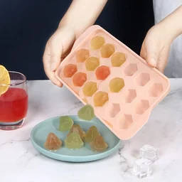 Plastic Ice Cube Tray – 18 Diamond Cavities for Easy Release