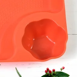 Plastic Plates with Dipping Saucer – Perfect for Snacks & Party Serveware