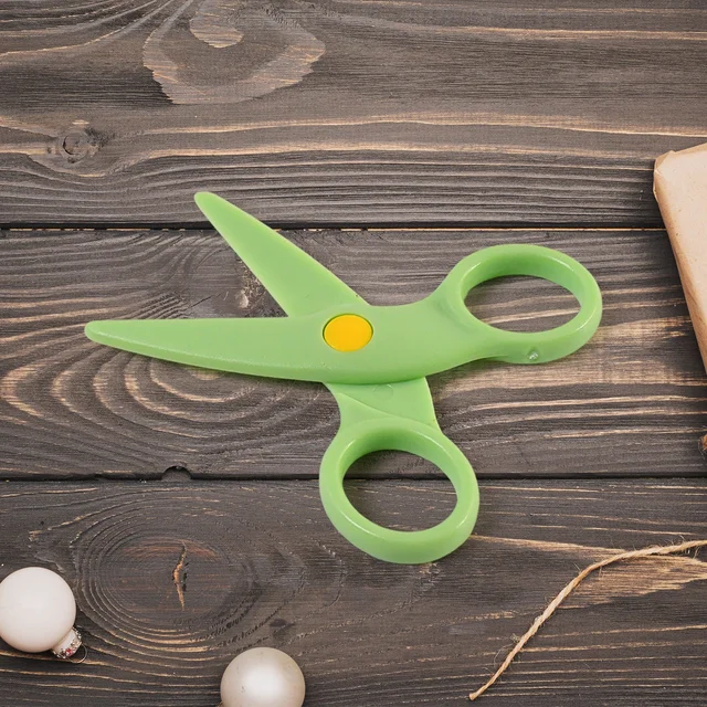 Plastic Safety Scissors – Safe, Colorful Preschool Training Tool
