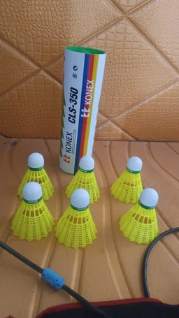 Plastic Shuttlecock – Durable & Consistent Flight (6 Pcs Set)