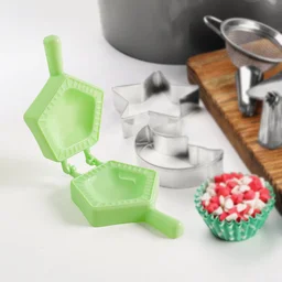 Plastic Snack Mould – Assorted Shapes for Creative Baking