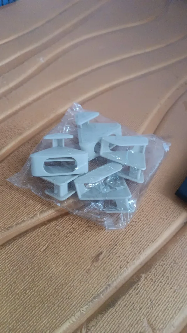 Plastic Triangle Hanger Connector Hooks – Space-Saving Wardrobe Organizer 5 Pcs
