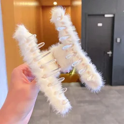 Plush Hair Claw Clip – Soft, Non-Slip & Stylish | Calm & Curl