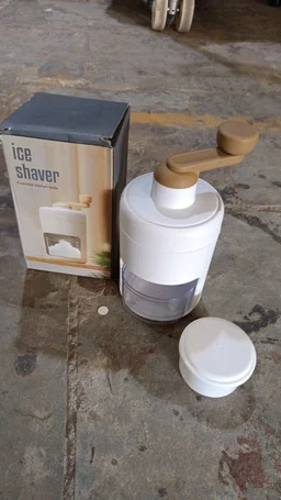 Portable Gola Maker – Manual Shaved Ice Machine | Storenzo