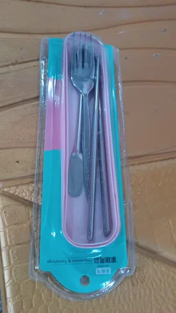 Portable Stainless Steel Cutlery Set – Durable 4-Pc Travel Utensils