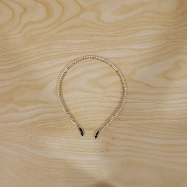 Premium Pearl Embellished Hairband – Elegant & Comfortable Fit