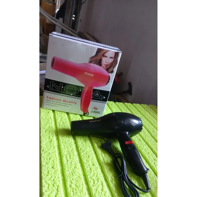 Professional Hair Dryer – 1800W, 3 Heat Settings |