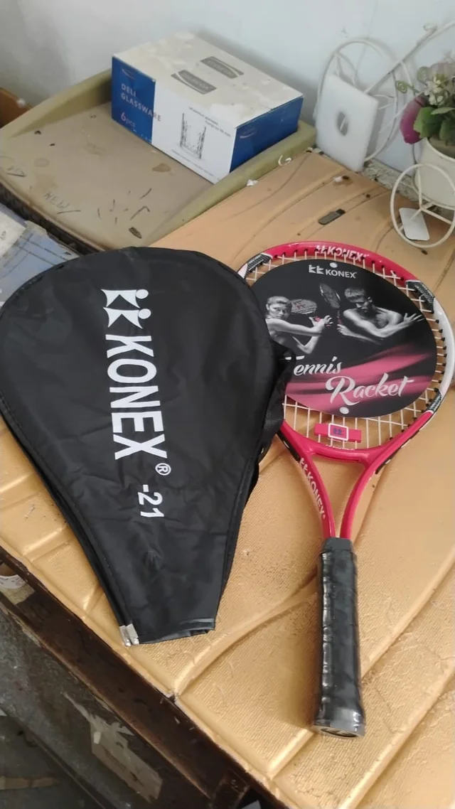 Professional Tennis Racket – Lightweight Aluminum Frame with Cover