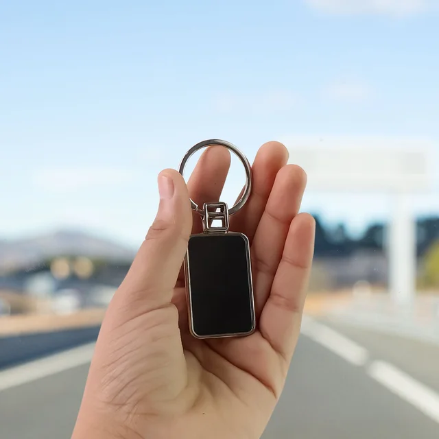 Rectangular Metal Keychain – Durable Black & Silver Design