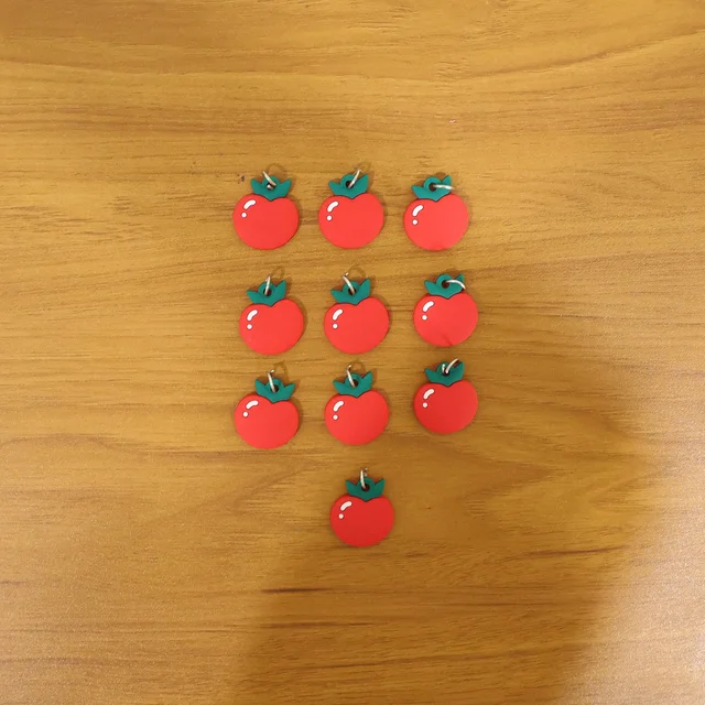 Red Apple Keychain – Cute & Versatile Bag Charm for Gifts