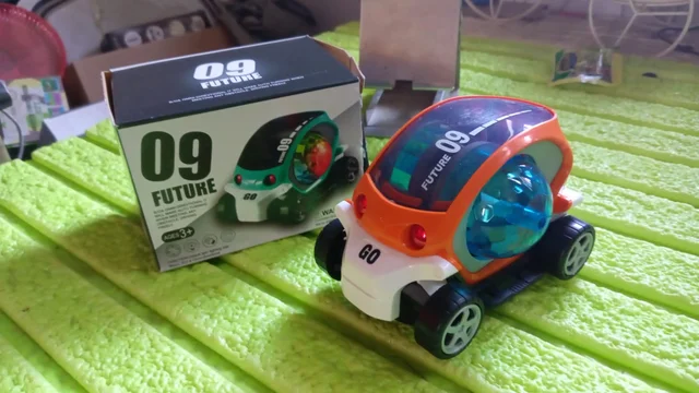 Rotating Stunt Car Toy – 360° Bump & Go Fun | Spark Tots