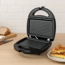 Sandwich Maker – 800W Fast Cooking with Interchangeable Plates