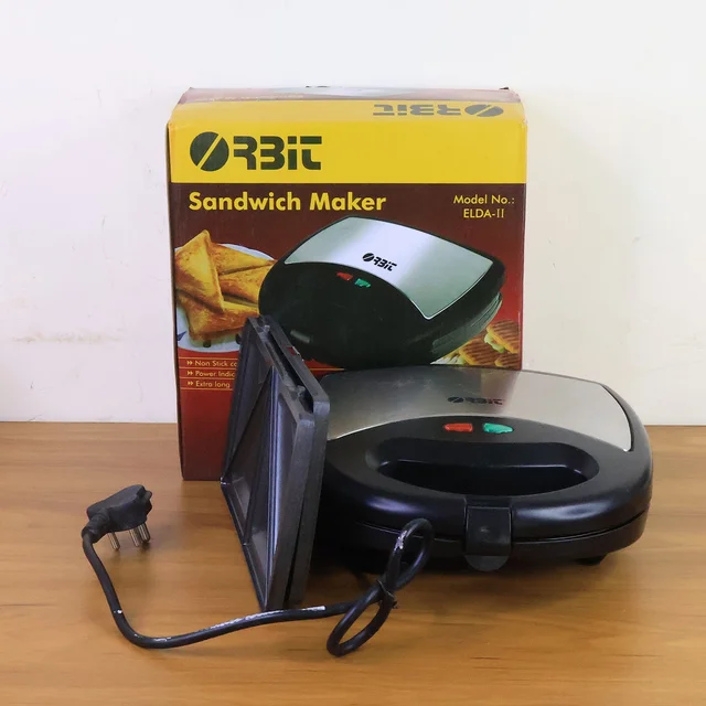 Sandwich Maker – 800W Fast Cooking with Interchangeable Plates