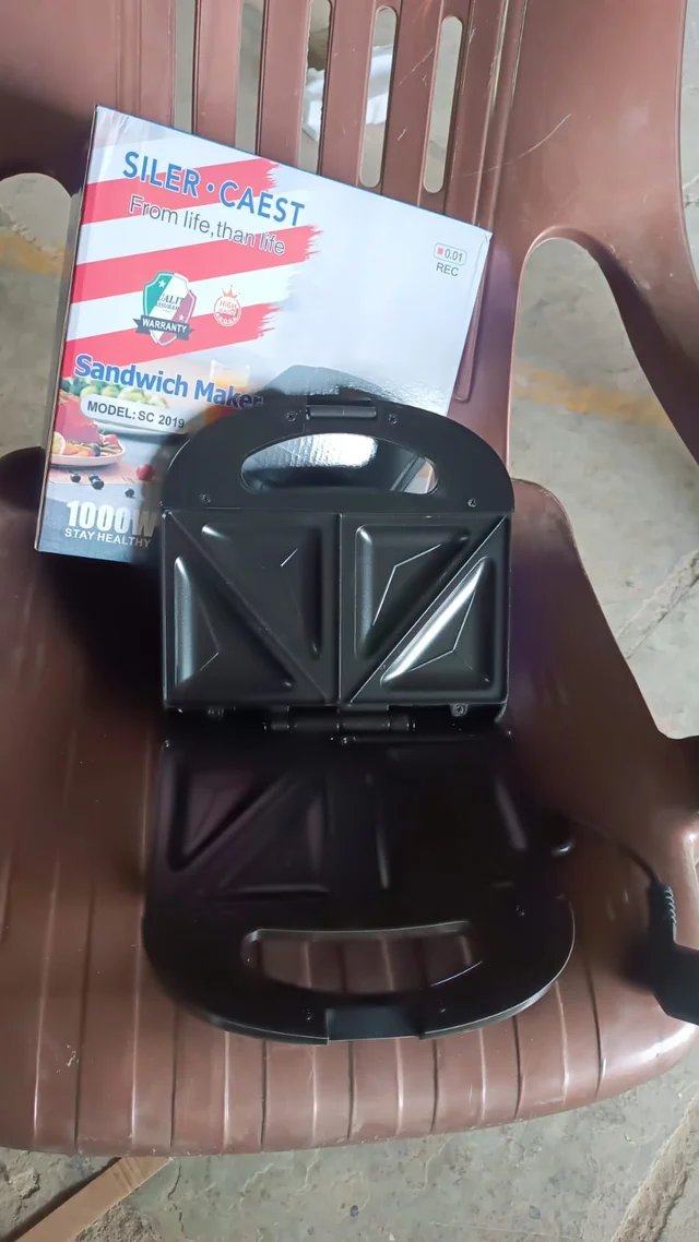Sandwich Maker Non-Stick Plates – Easy Use with Indicator Lights