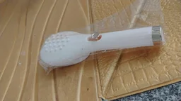 Self-Cleaning Detangling Hairbrush – Anti-Static & Scalp Massage