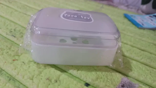 Self-Draining Soap Dish – Portable & Leakproof | VelvetBubbles